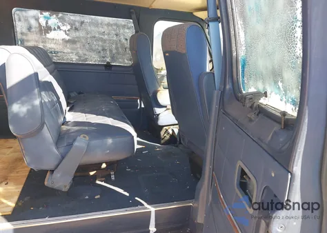 1987 Ford Econoline E150 Super Duty Van z USA, uszkodzony, nr VIN 1FTES15Y2HHB93348